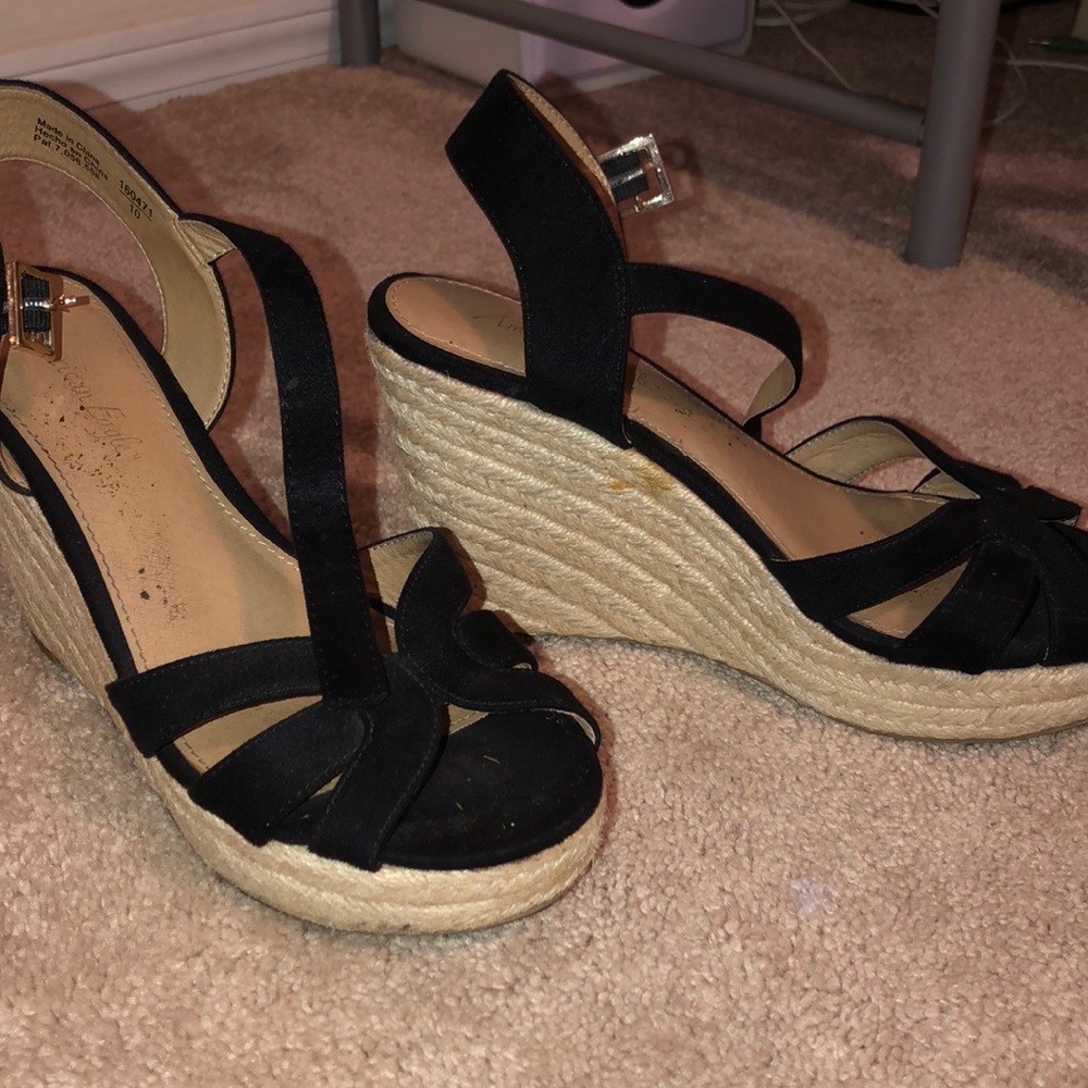 Black Wedges